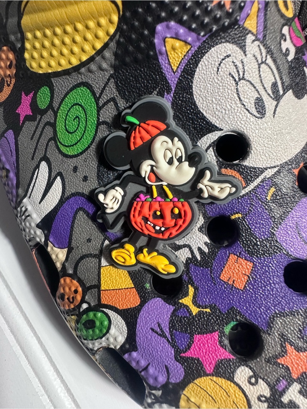 Crocs Disney Parks 2022 Halloween Mickey & Minnie Mouse clogs women’s 9 - Picture 5 of 11